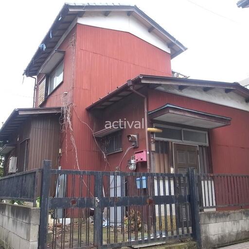 越谷市瓦曽根 古屋付き土地 売主様が遠方にお住まいの「相続物件」。遠方にお住まいの場合は管理が特に大変です。ご売却のご依頼後は売却活動をほとんど当社で行い、楽々のご売却となりました。